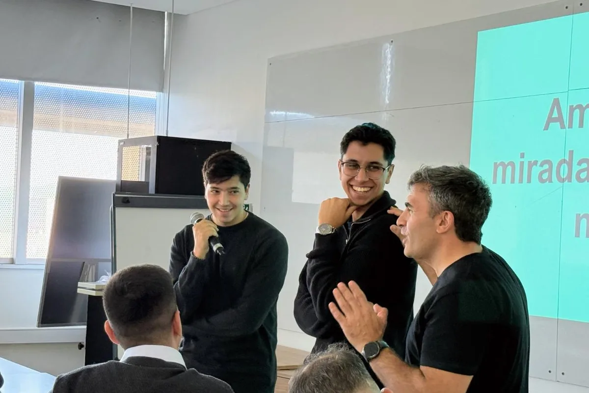 Equipo de Aithor con los participantes al cierre de un taller en Córdoba