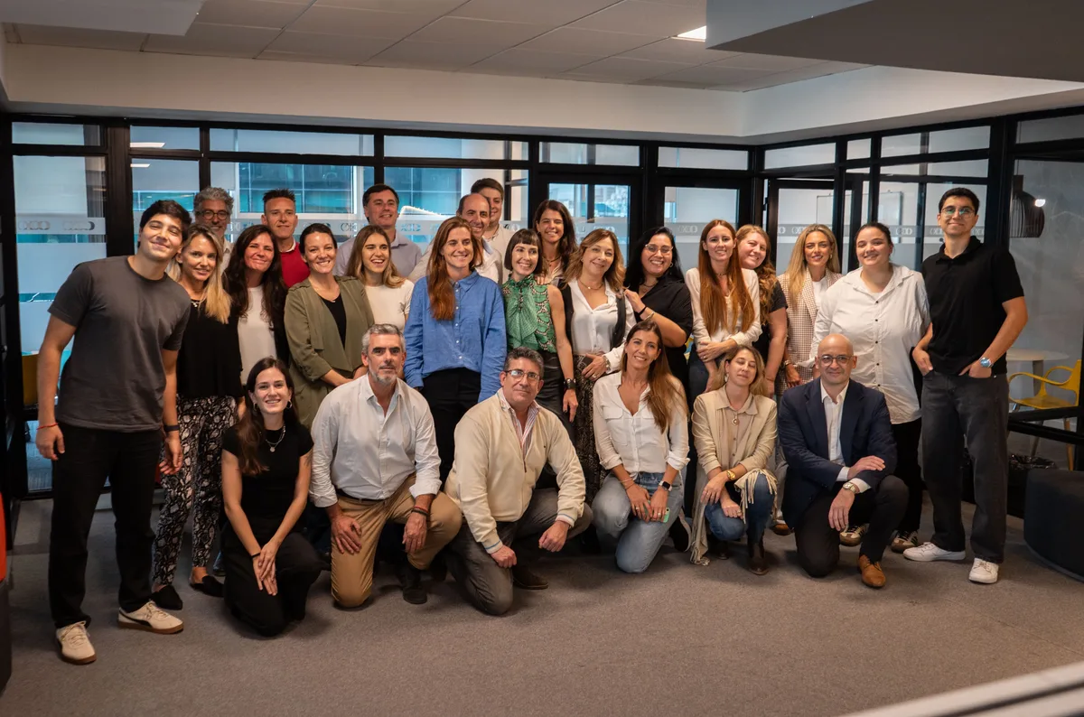 Equipo de Aithor en una jornada de capacitacion en inteligencia artificial