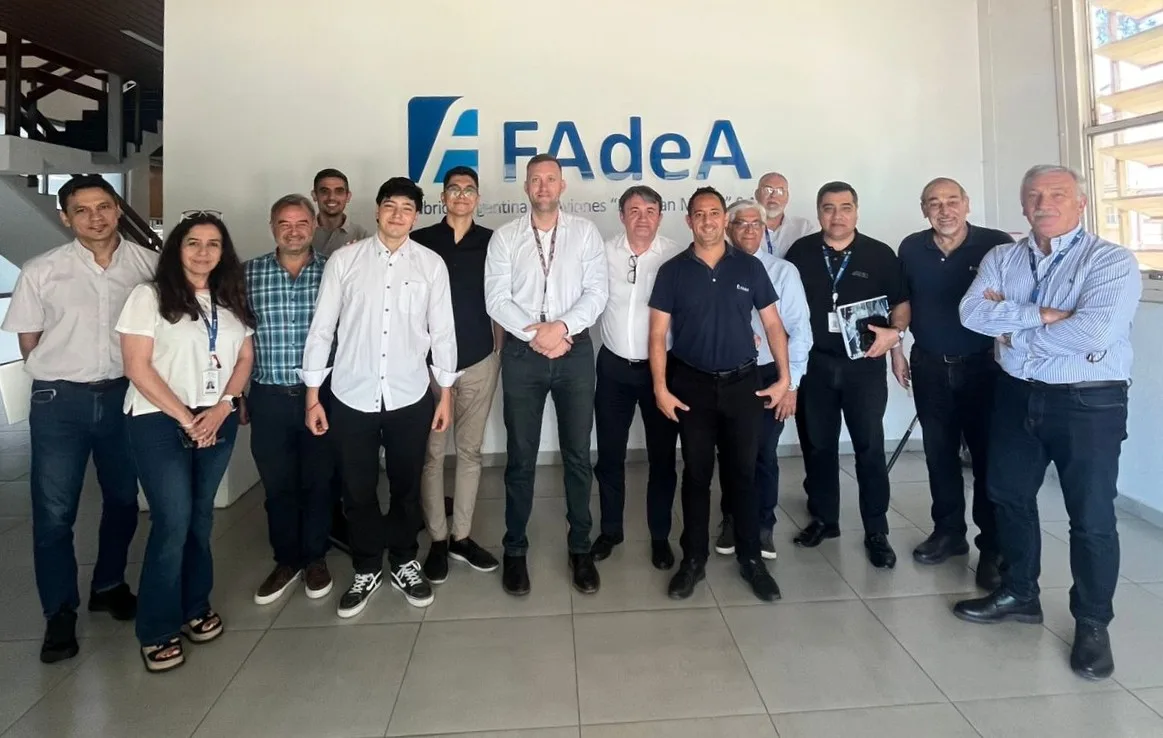 Participantes durante una capacitacion corporativa de IA en Argentina