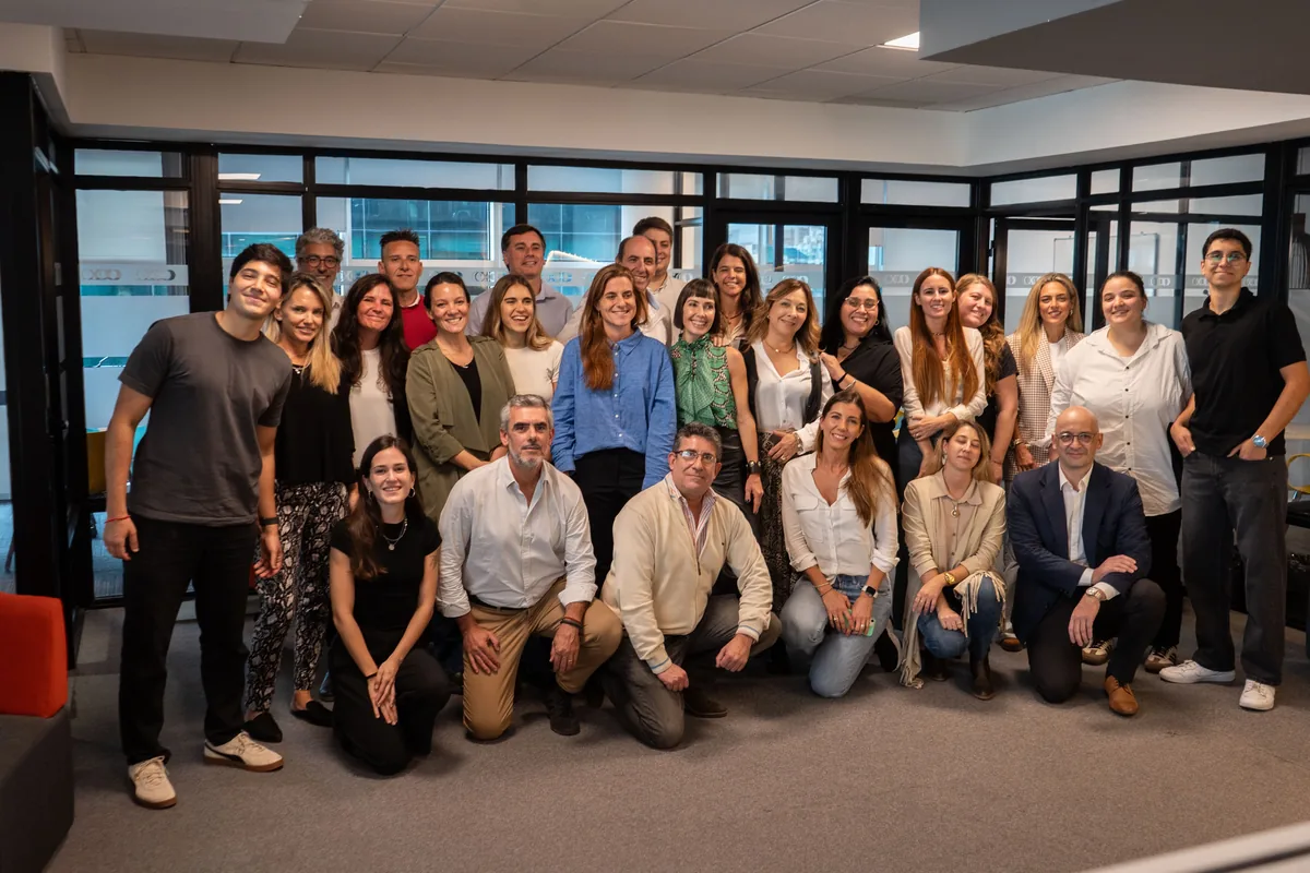 Participantes de una capacitación de Aithor reunidos al final del encuentro